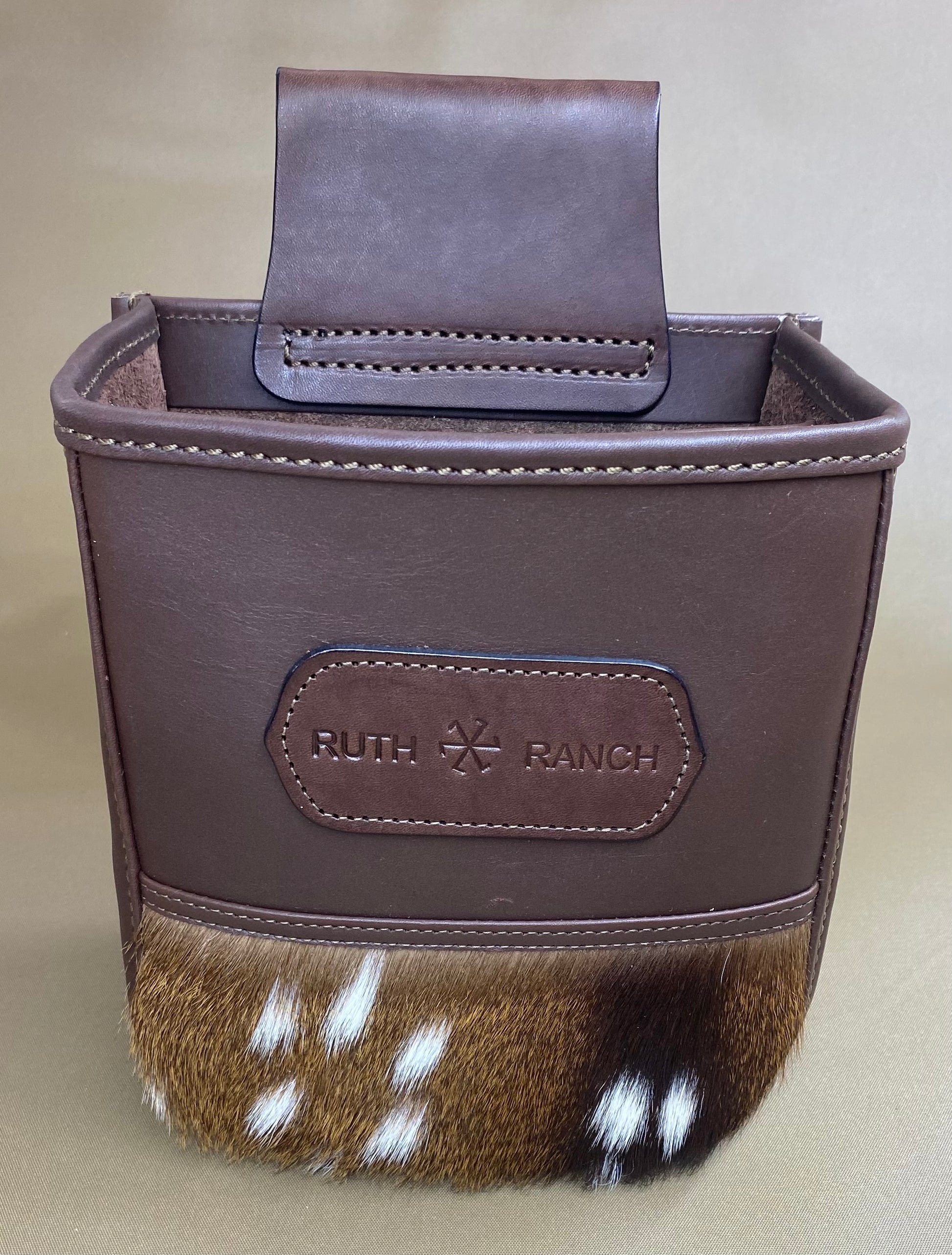 Skeet / Shell Bag  Axis Hide Accents